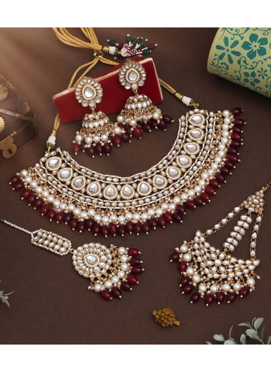 Red Festival Wear Kundan Necklace Set 383115