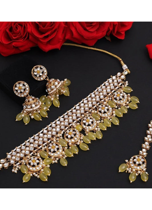 Yellow Festival Wear Kundan Necklace Set 383081