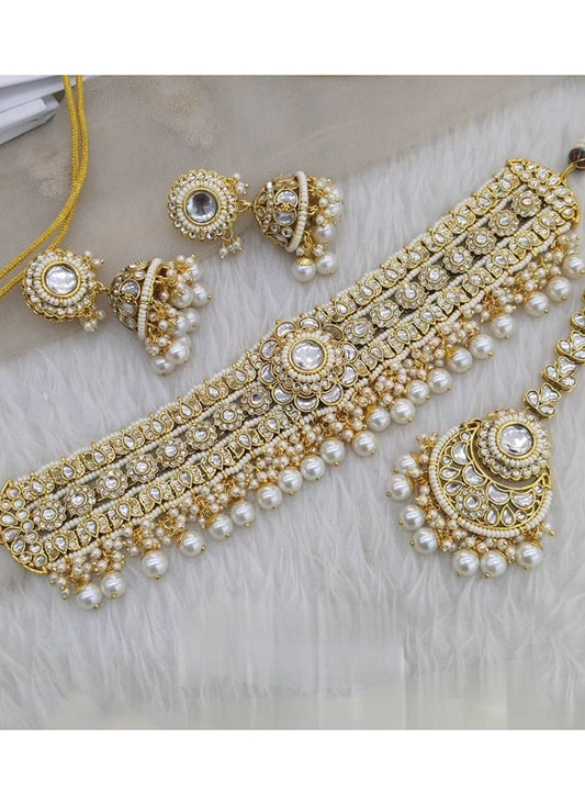 White Festival Wear Kundan Necklace Set 383099