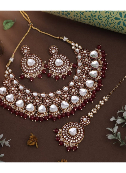 Red Festival Wear Kundan Necklace Set 383102