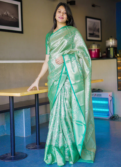 Kanchipuram Silk Green Festive Wear Weaving Work Saree 386356