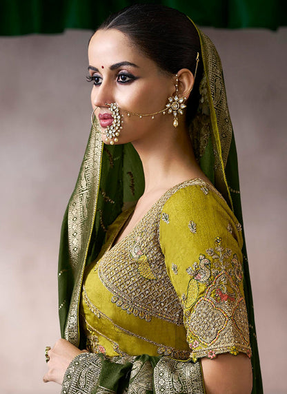 Pure Crepe Mehndi Wedding Wear Heavy Work Wedding Saree 387287